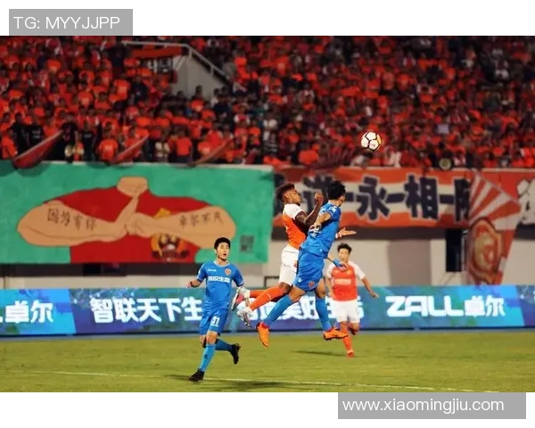 武汉卓尔迎战梅县铁汉争夺中甲联赛关键三分的激烈对决